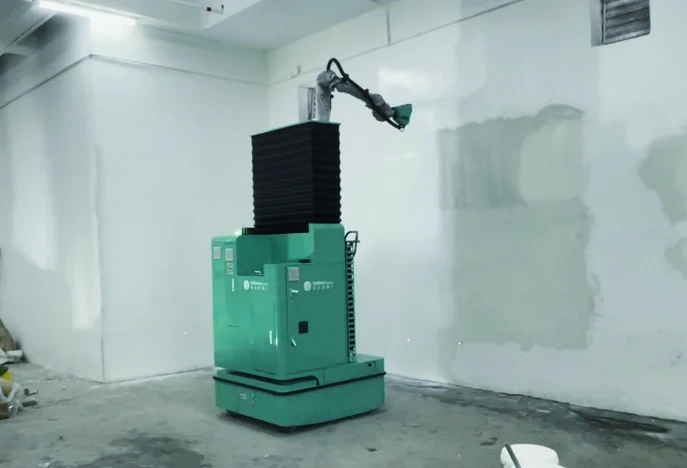 P600 Max coating robot with its lifting system and robotic arm extended